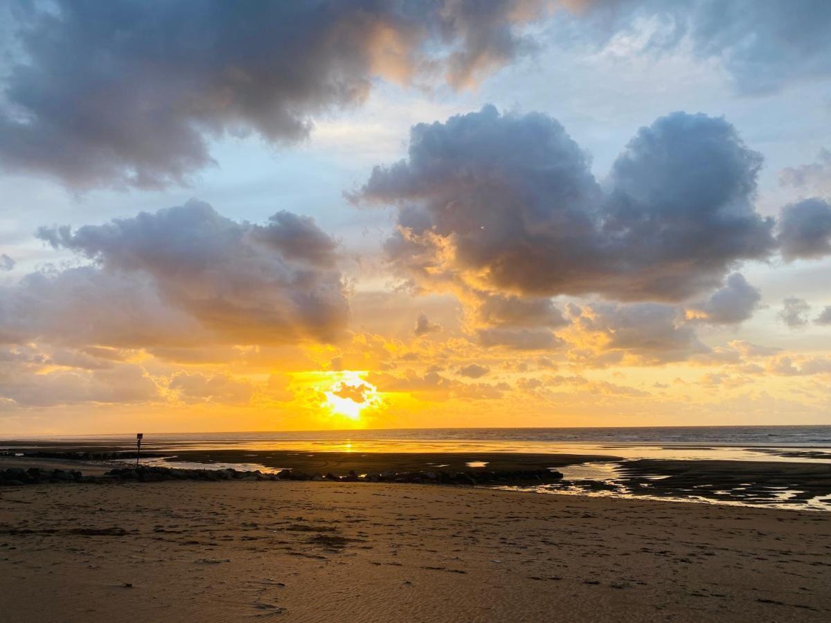 Apartmán La Petite Marjolaine A 3Min A Pied De La Plage Merville-Franceville-Plage Exteriér fotografie